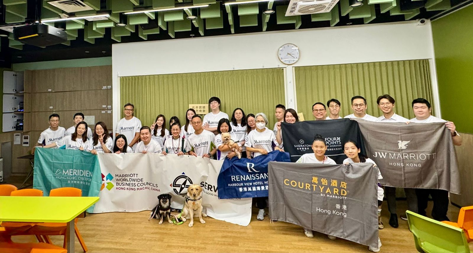 Corporate social responsibility program with therapy animals